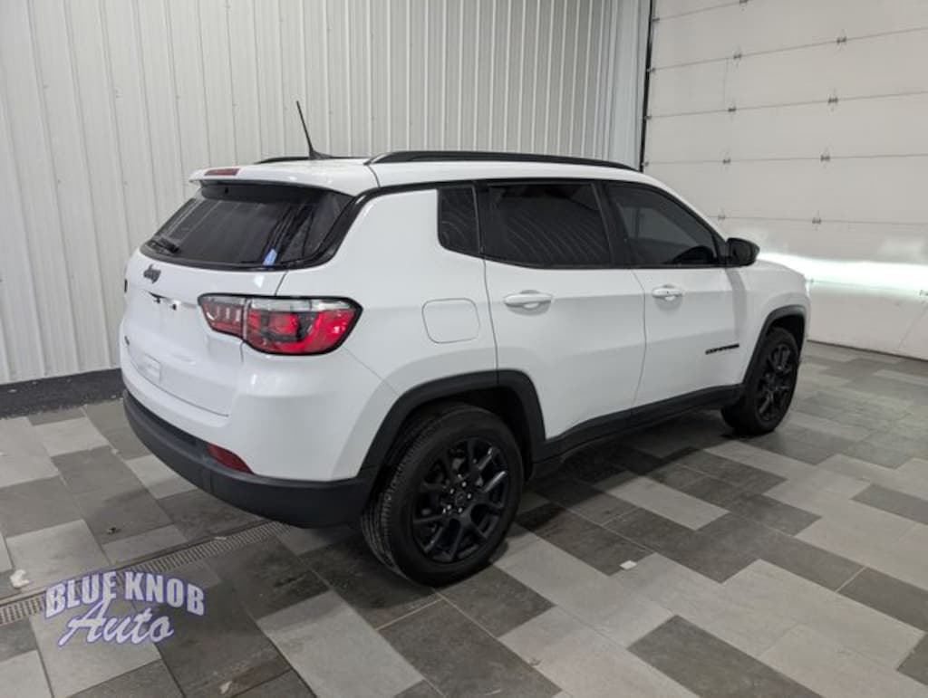 Used 2025 Jeep Compass Latitude SUV