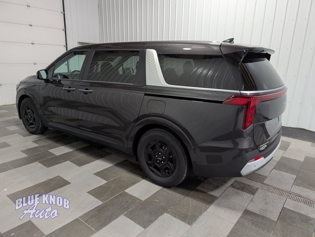 Used 2025 Kia Carnival LXS Minivan/Van