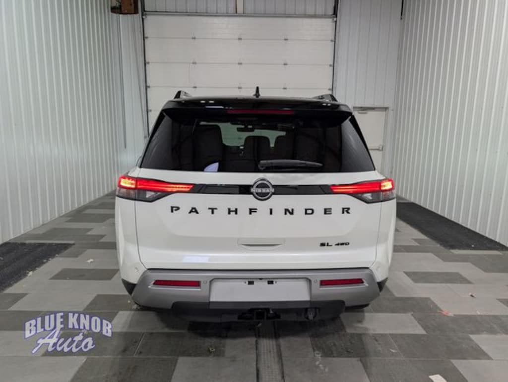 Used 2024 Nissan Pathfinder SL SUV