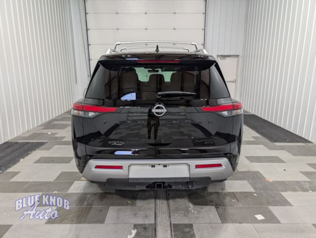 Used 2025 Nissan Pathfinder Platinum SUV