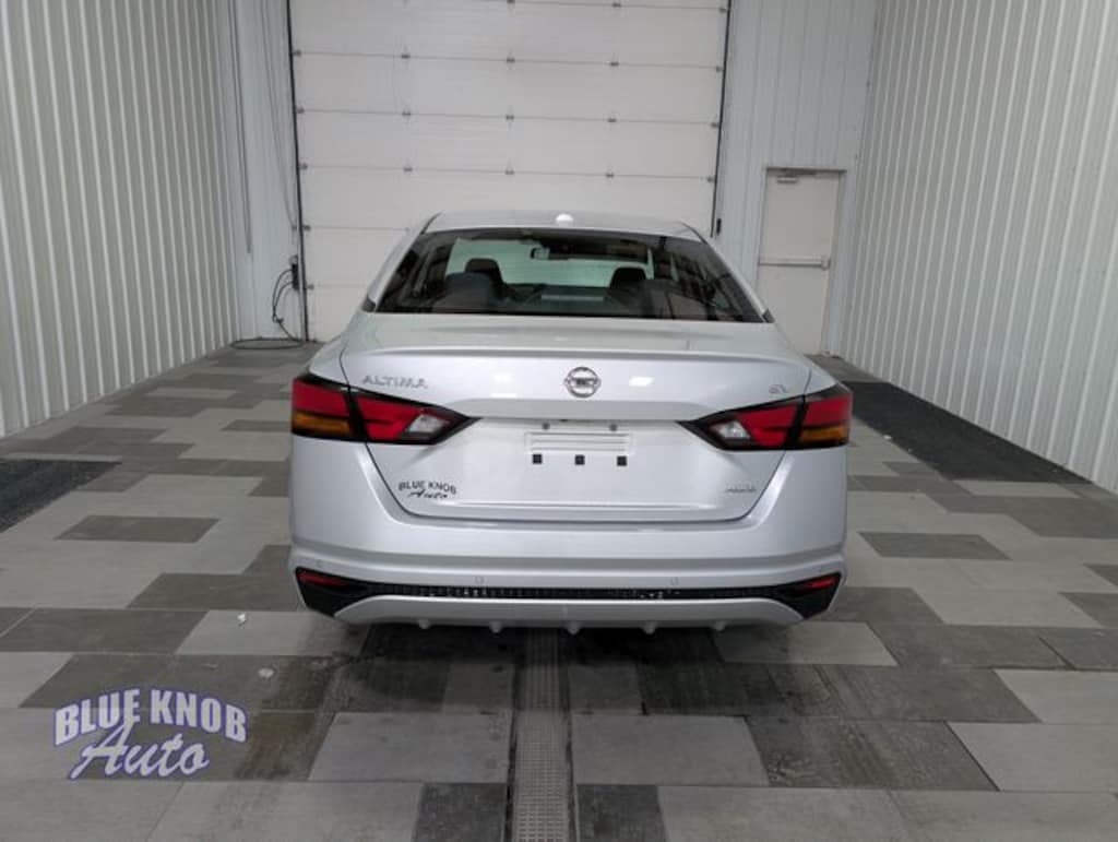 Used 2022 Nissan Altima 2.5 SV Sedan