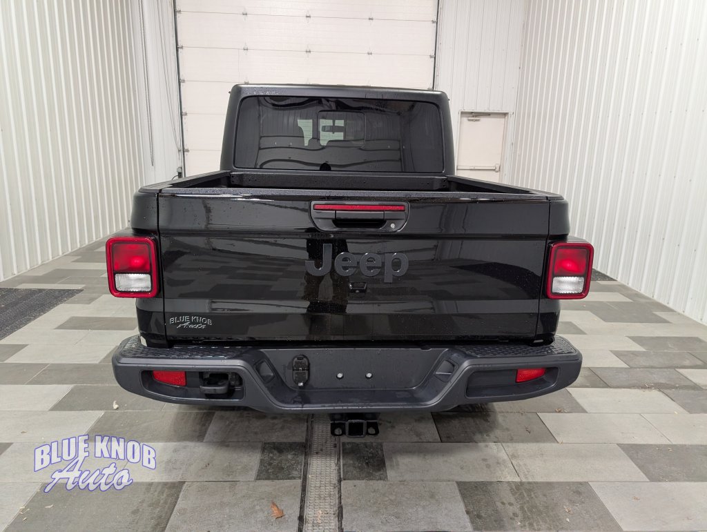 Used 2022 Jeep Gladiator Altitude Truck