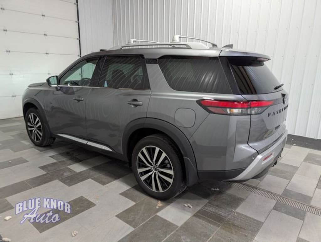 Used 2025 Nissan Pathfinder Platinum SUV