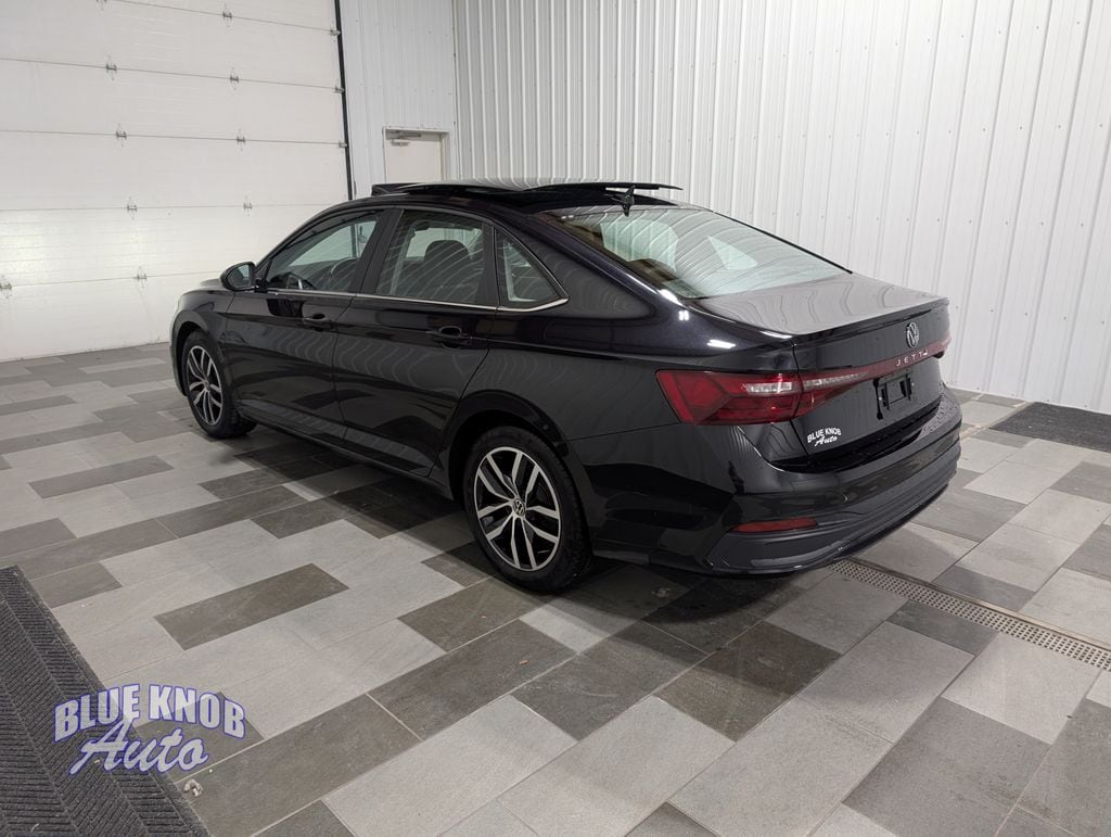 Used 2025 Volkswagen Jetta 1.5T SE Sedan