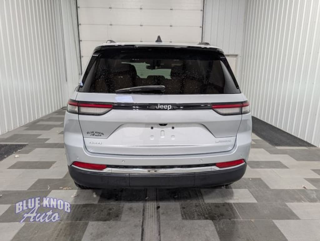 Used 2023 Jeep Grand Cherokee Laredo SUV