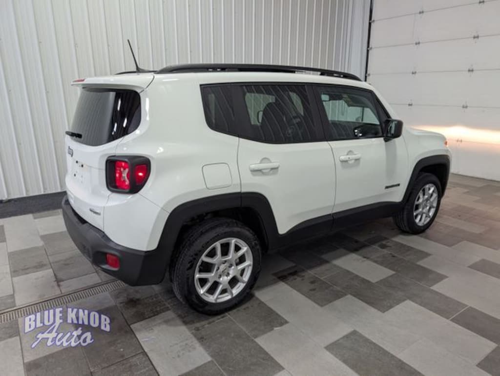 Used 2022 Jeep Renegade Latitude SUV