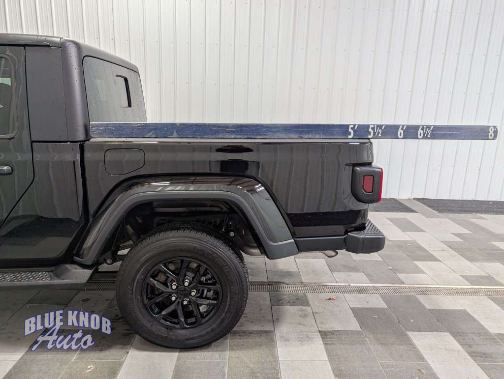 Used 2022 Jeep Gladiator Altitude Truck