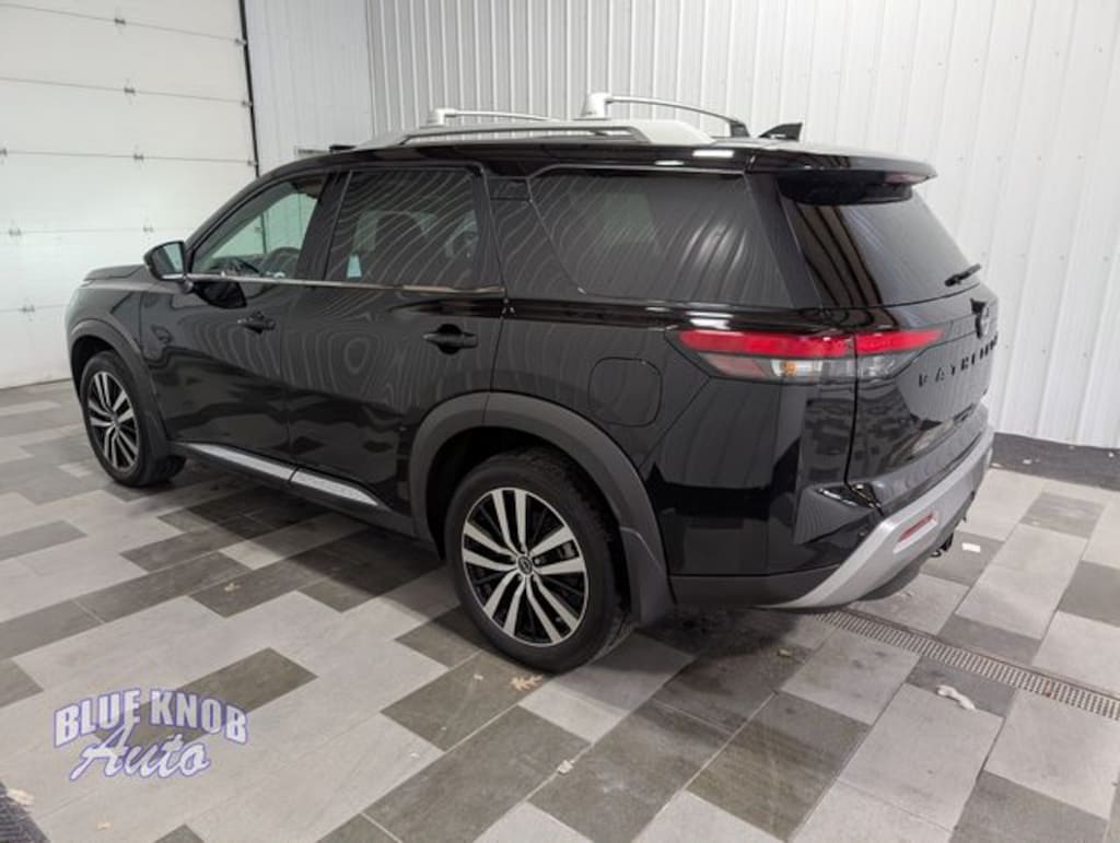 Used 2025 Nissan Pathfinder Platinum SUV