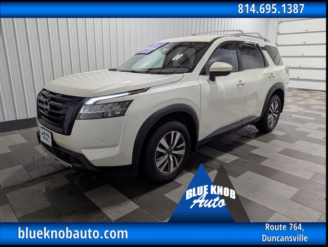 2023 Nissan Pathfinder SL 4WD's photo