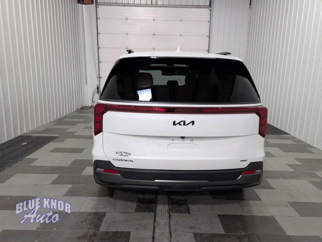 Used 2025 Kia Carnival Hybrid SX Minivan/Van