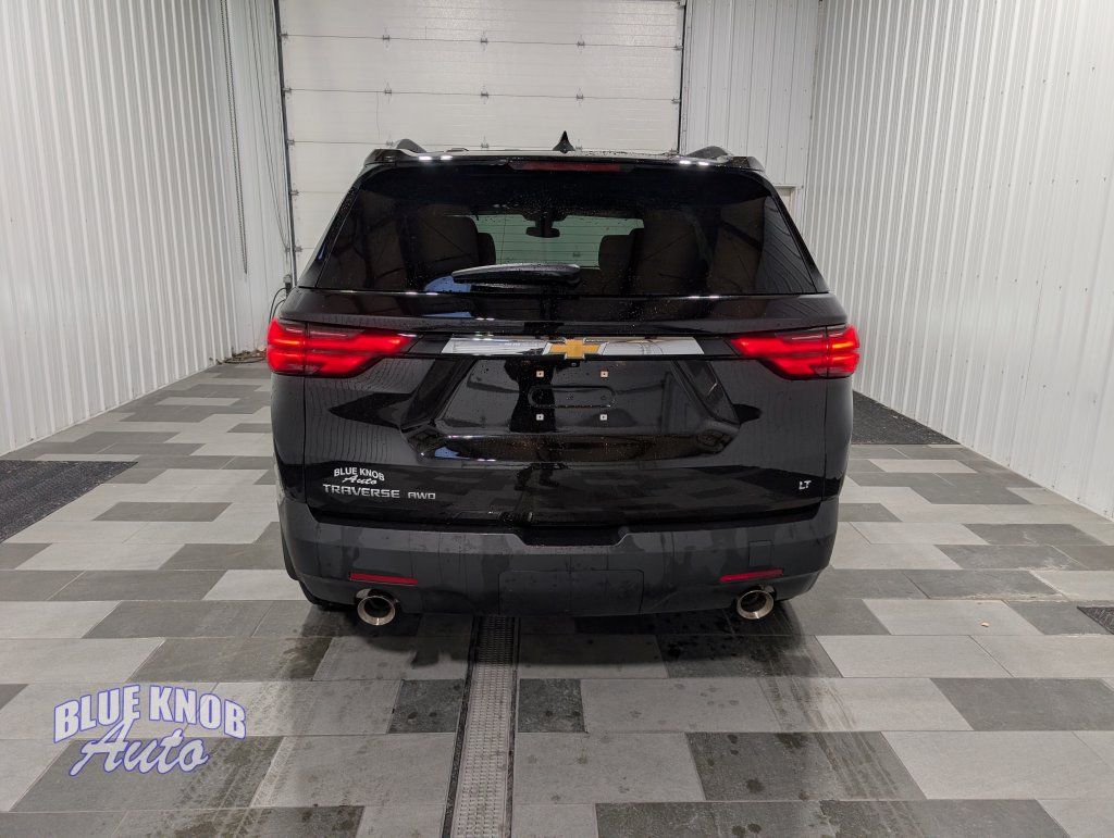 Used 2023 Chevrolet Traverse LT SUV