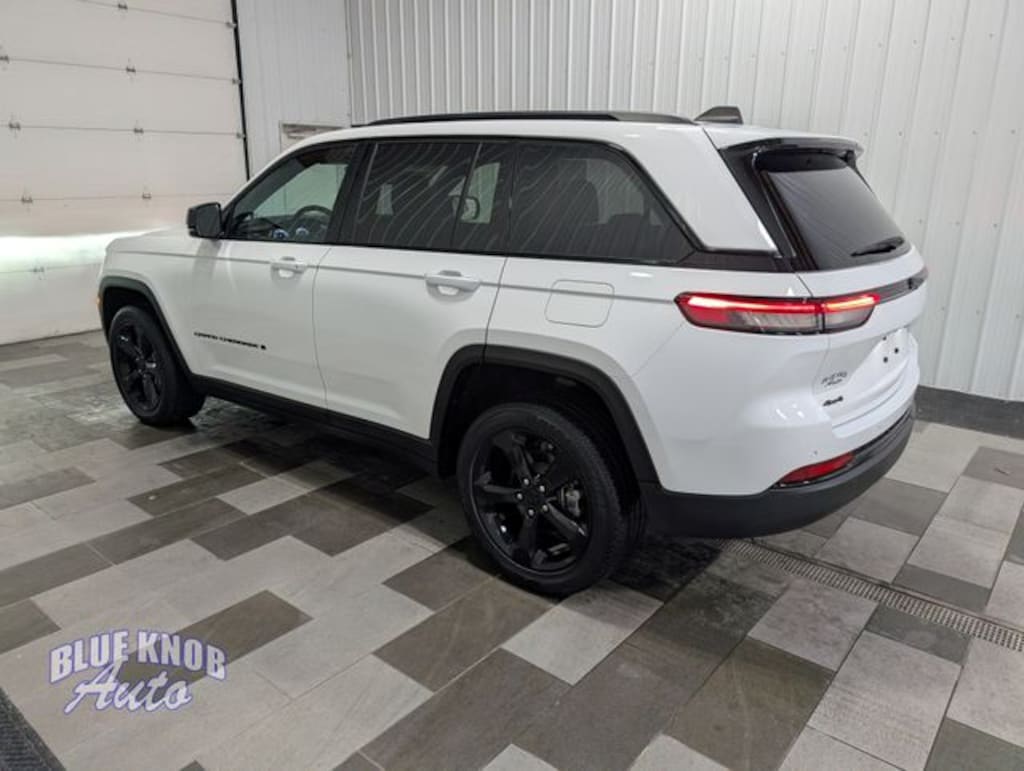 Used 2023 Jeep Grand Cherokee Altitude X SUV