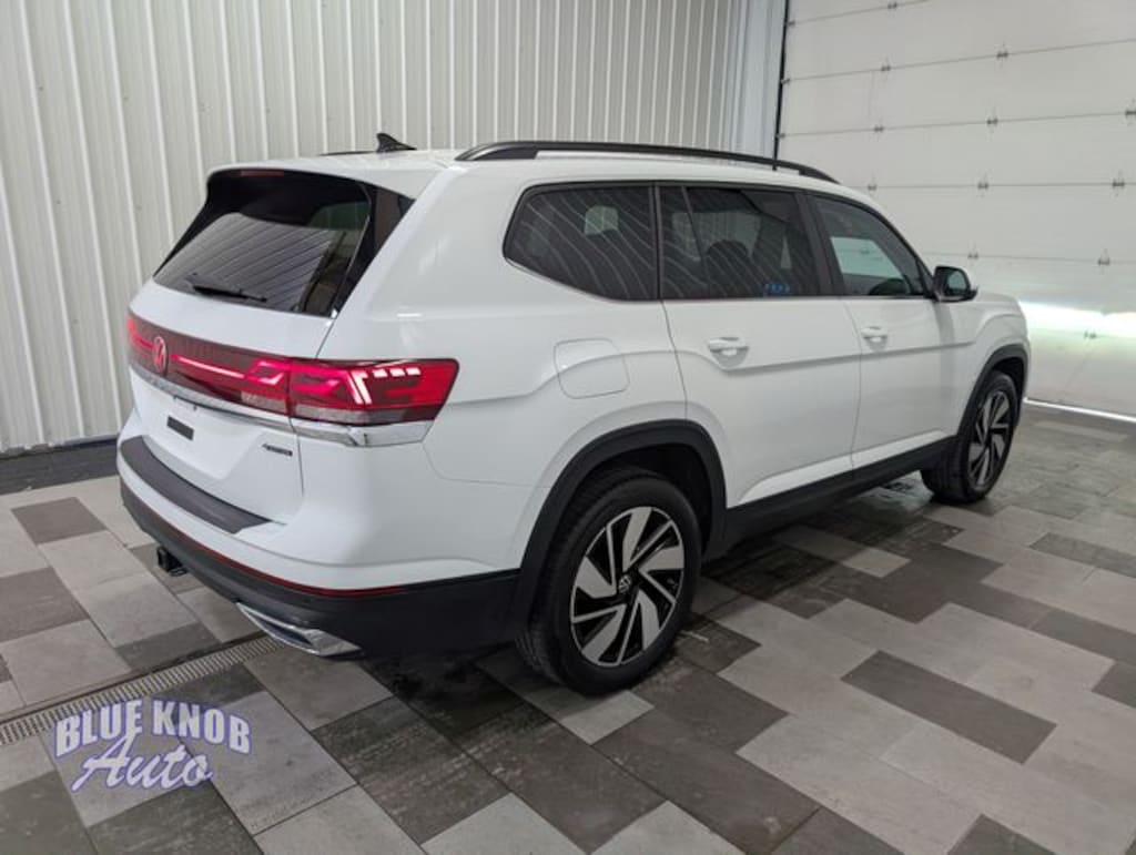Used 2025 Volkswagen Atlas 2.0T SE w/Technology SUV