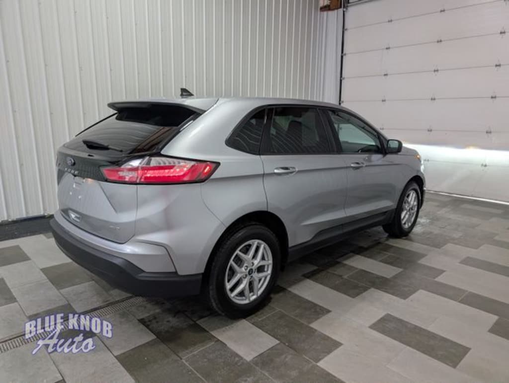 Used 2022 Ford Edge SE SUV