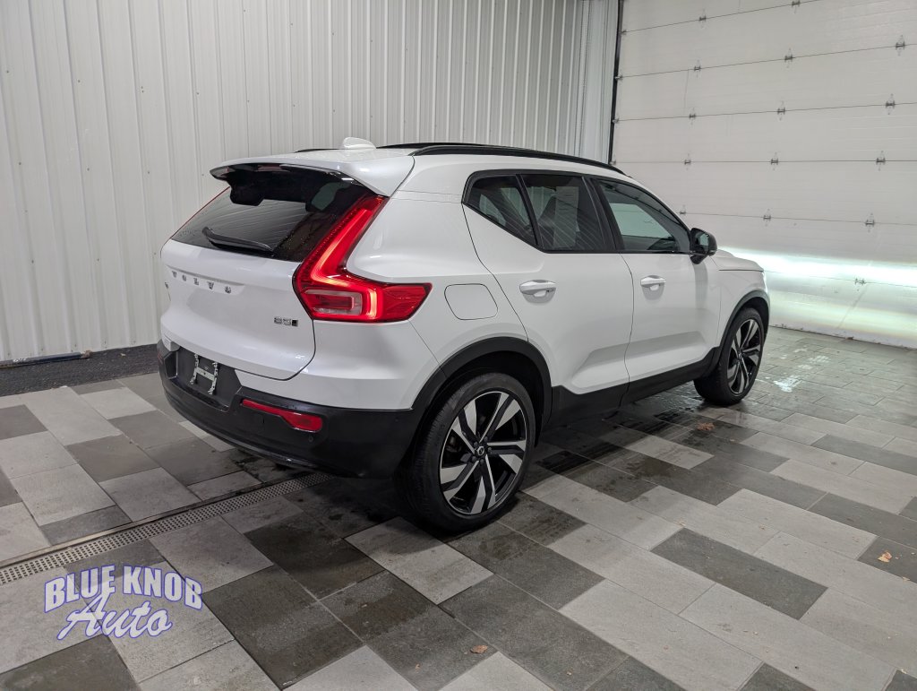 Used 2024 Volvo XC40 B5 Plus Dark Theme SUV
