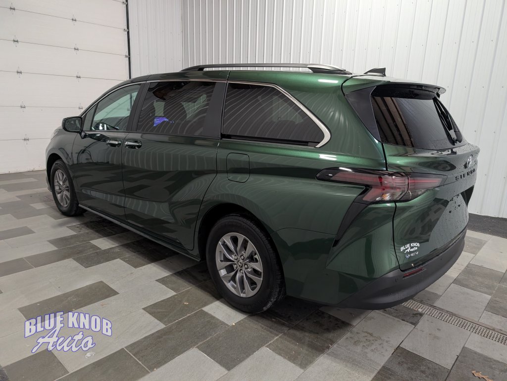 Used 2026 Toyota Sienna XLE Minivan/Van