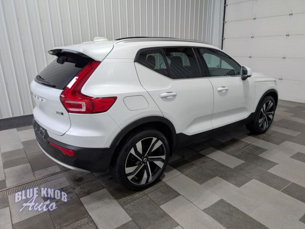 Used 2023 Volvo XC40 B5 Plus Bright Theme SUV