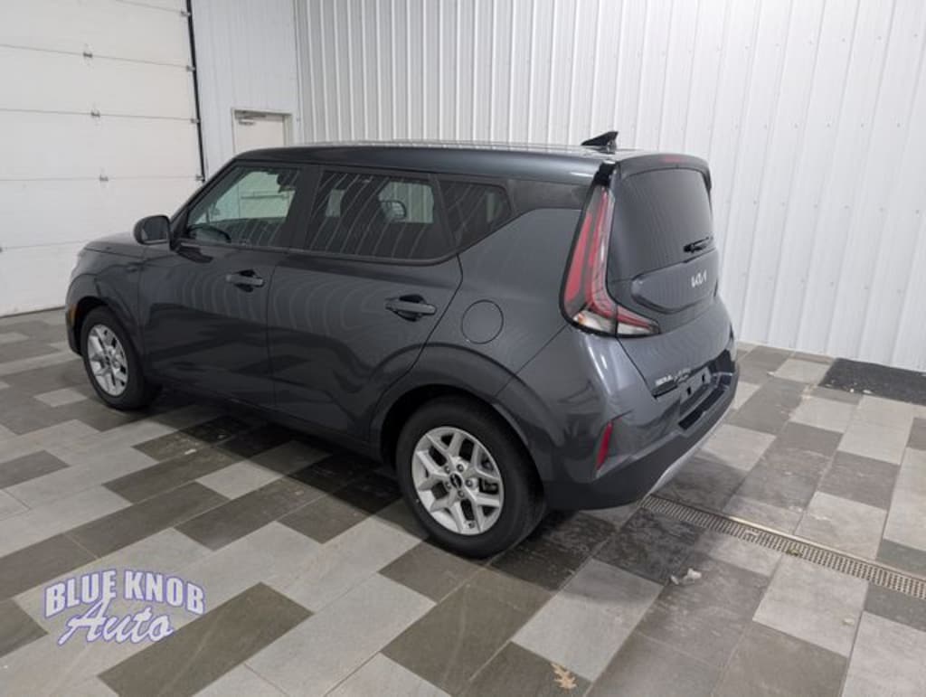 Used 2025 Kia Soul LX Hatchback