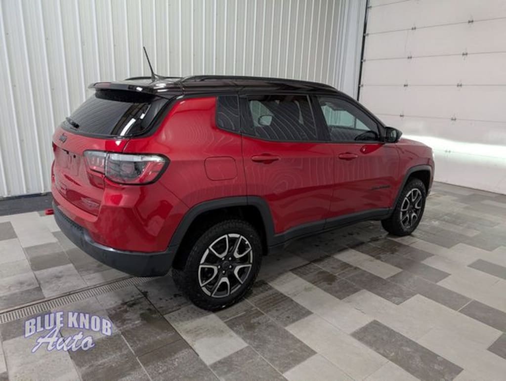 Used 2025 Jeep Compass Trailhawk SUV