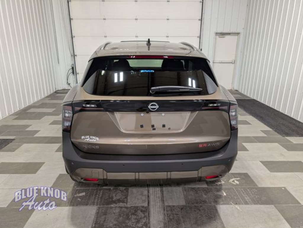Used 2026 Nissan Kicks SR SUV