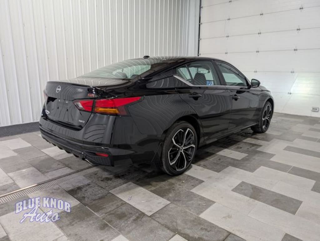 Used 2025 Nissan Altima 2.5 SR Sedan
