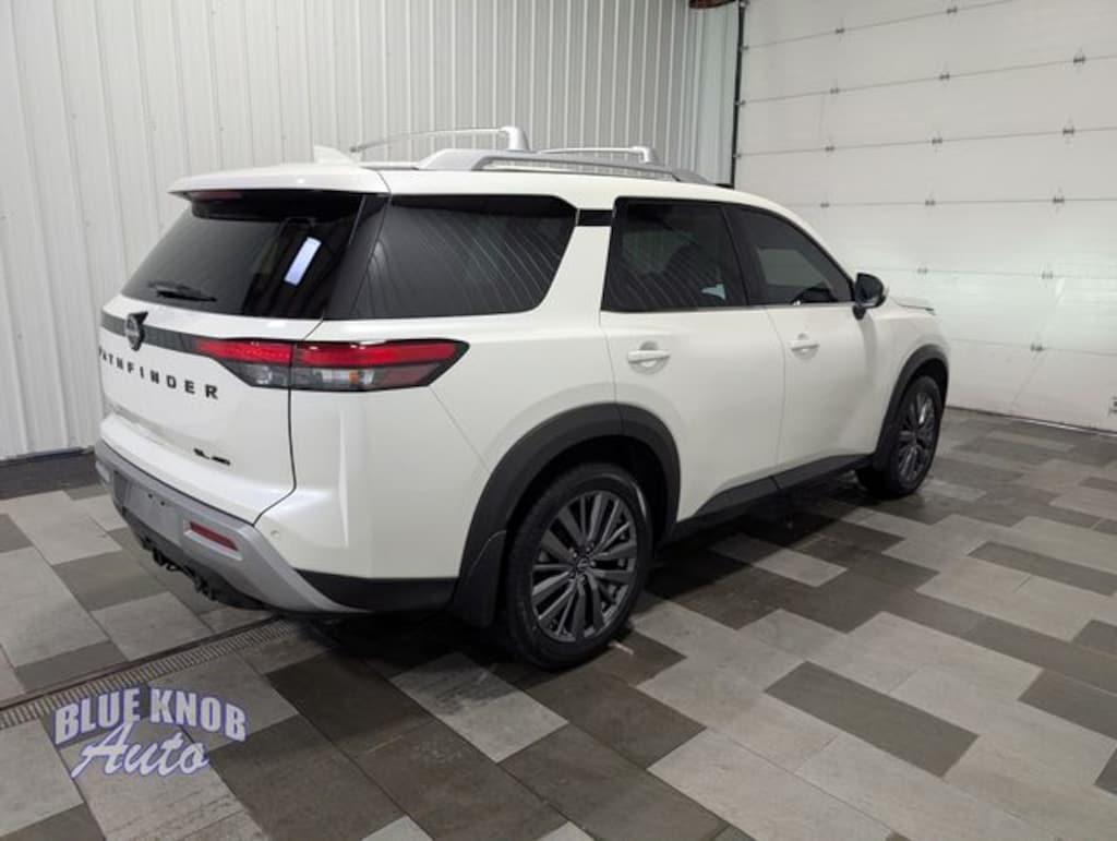 Used 2024 Nissan Pathfinder SL SUV