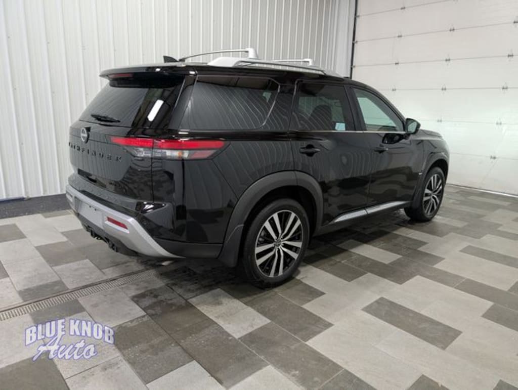 Used 2025 Nissan Pathfinder Platinum SUV