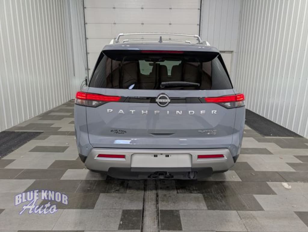Used 2025 Nissan Pathfinder Platinum SUV
