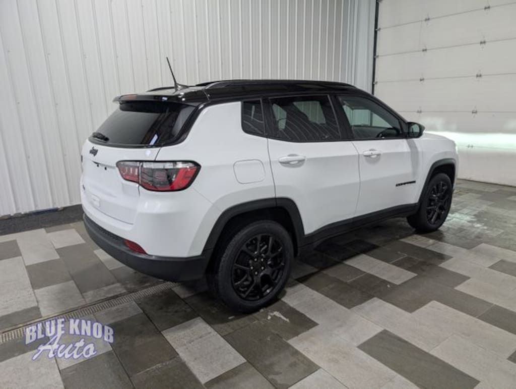 Used 2023 Jeep Compass Latitude SUV