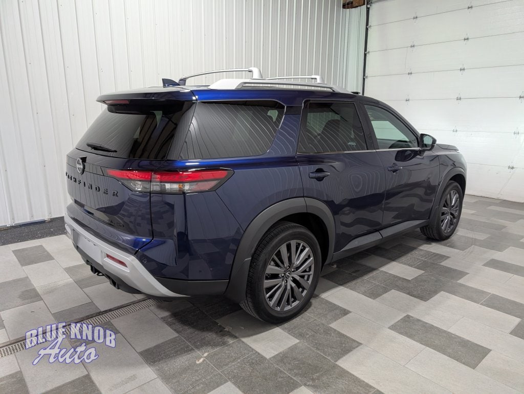 Used 2024 Nissan Pathfinder SL SUV