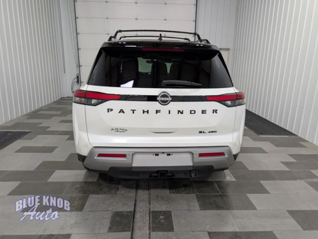 Used 2024 Nissan Pathfinder SL SUV