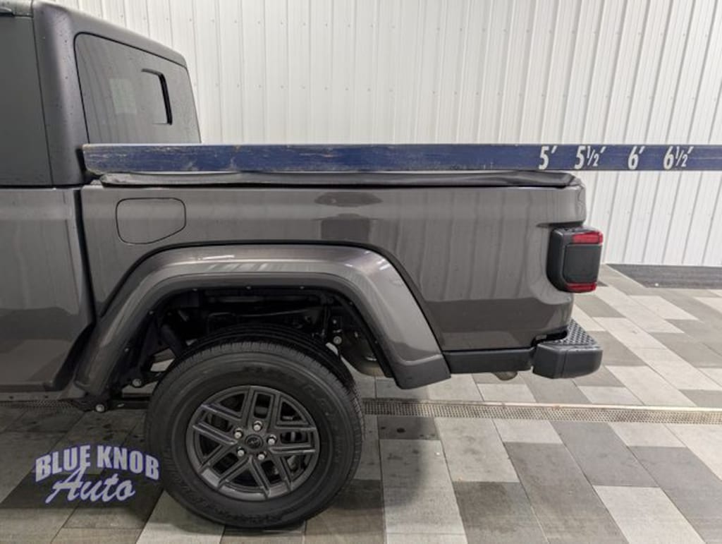 Used 2024 Jeep Gladiator Sport S Truck