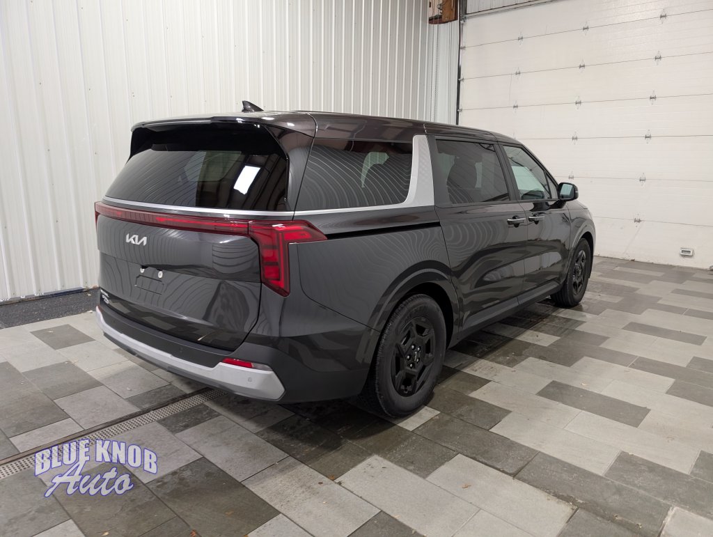 Used 2025 Kia Carnival LXS Minivan/Van