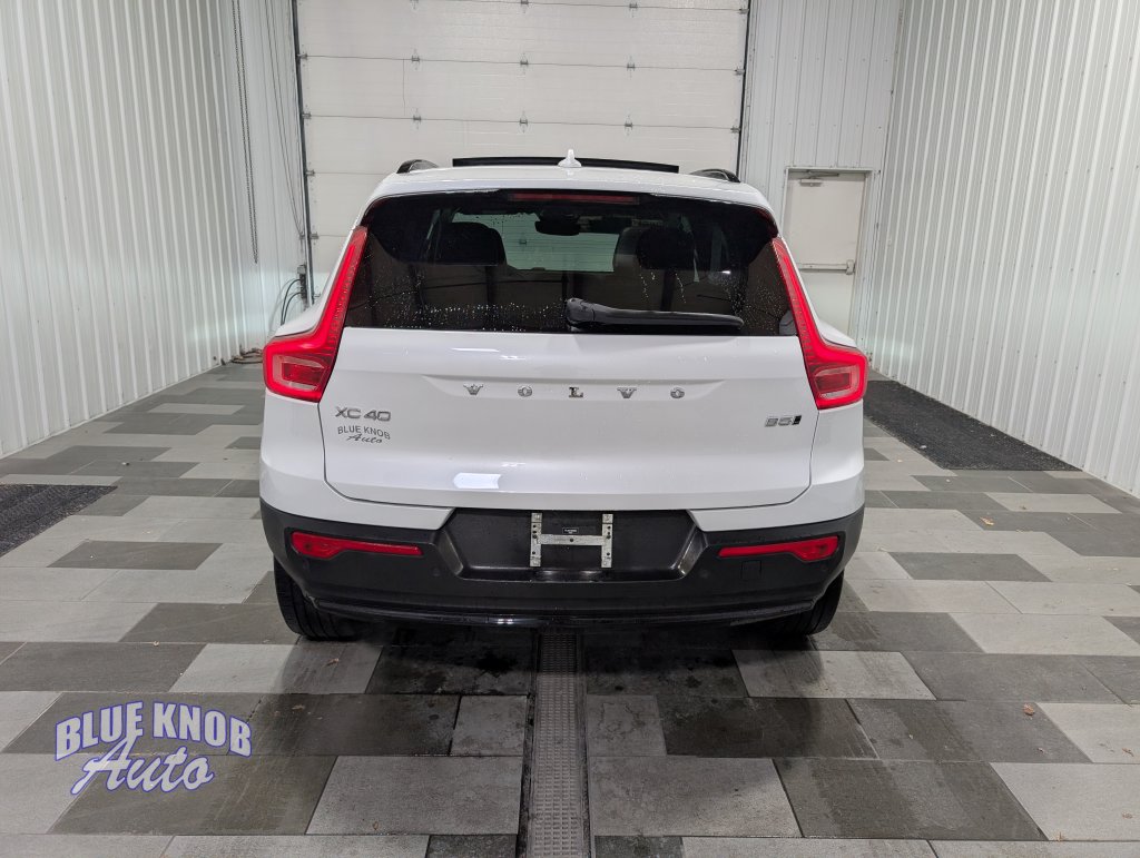 Used 2024 Volvo XC40 B5 Plus Dark Theme SUV