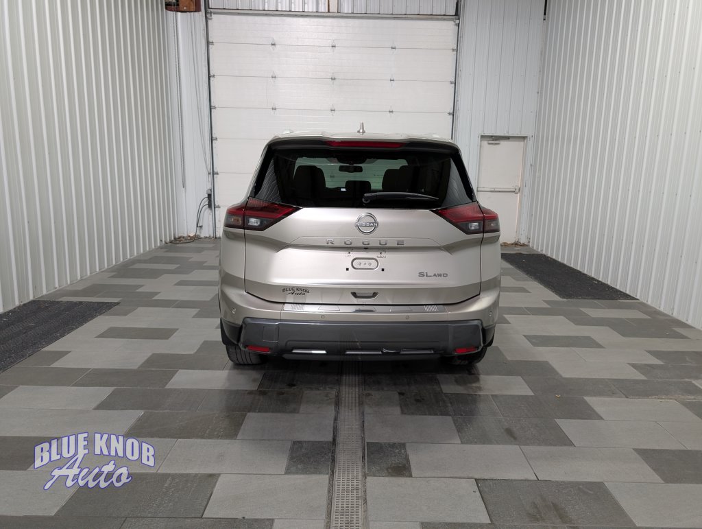 Used 2024 Nissan Rogue SL SUV
