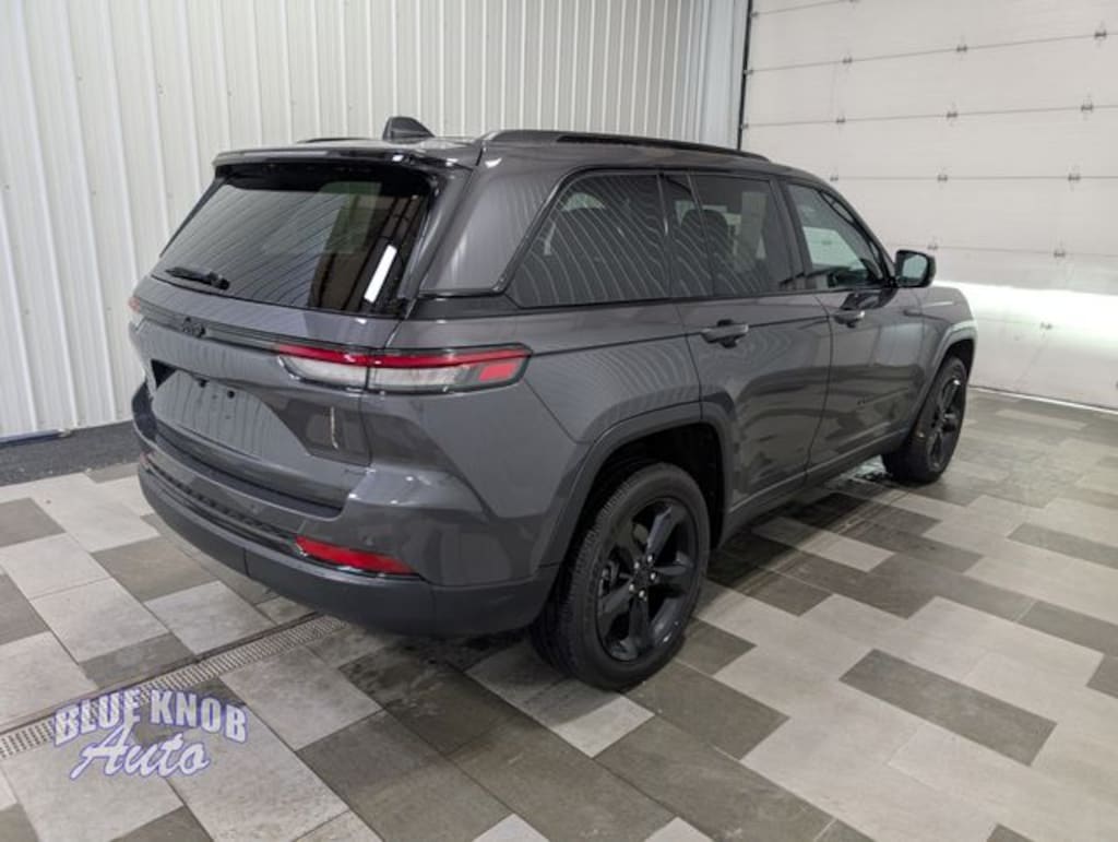 Used 2025 Jeep Grand Cherokee Altitude X SUV