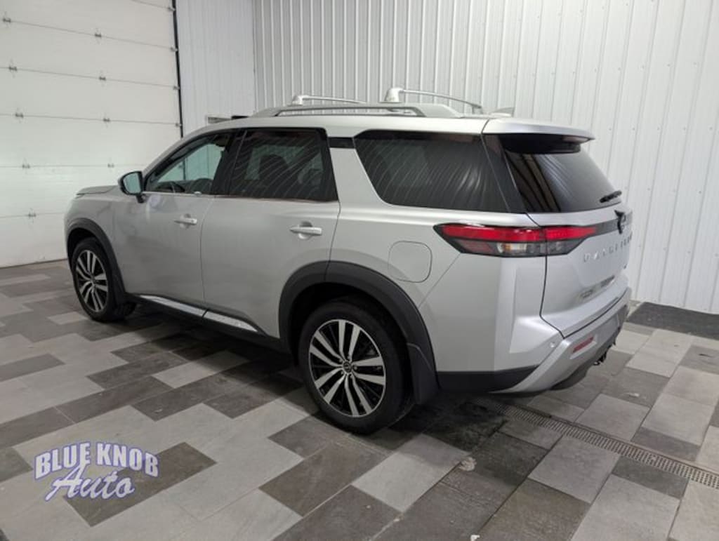 Used 2023 Nissan Pathfinder Platinum SUV