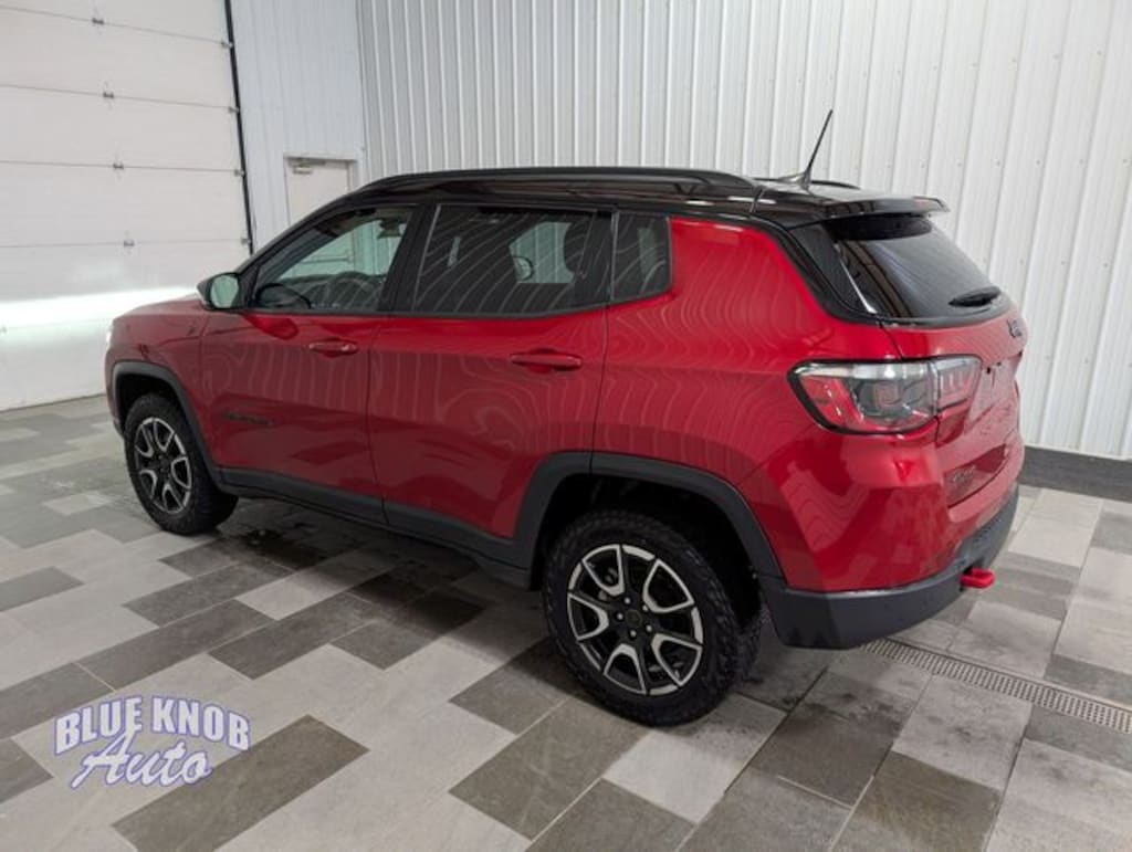 Used 2025 Jeep Compass Trailhawk SUV