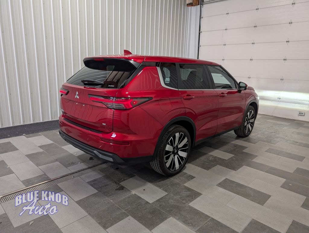 Used 2025 Mitsubishi Outlander SE SUV