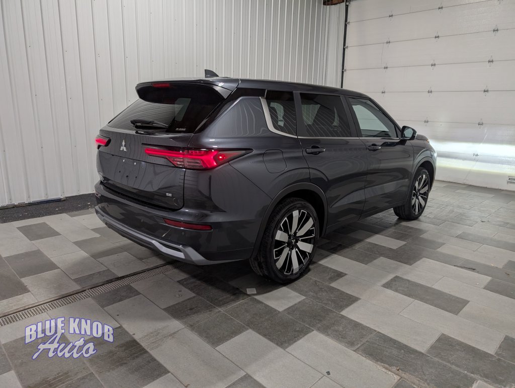 Used 2025 Mitsubishi Outlander SE SUV