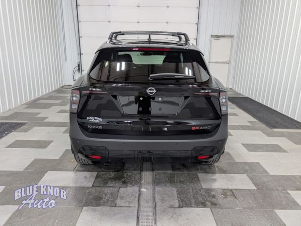Used 2025 Nissan Kicks SR SUV