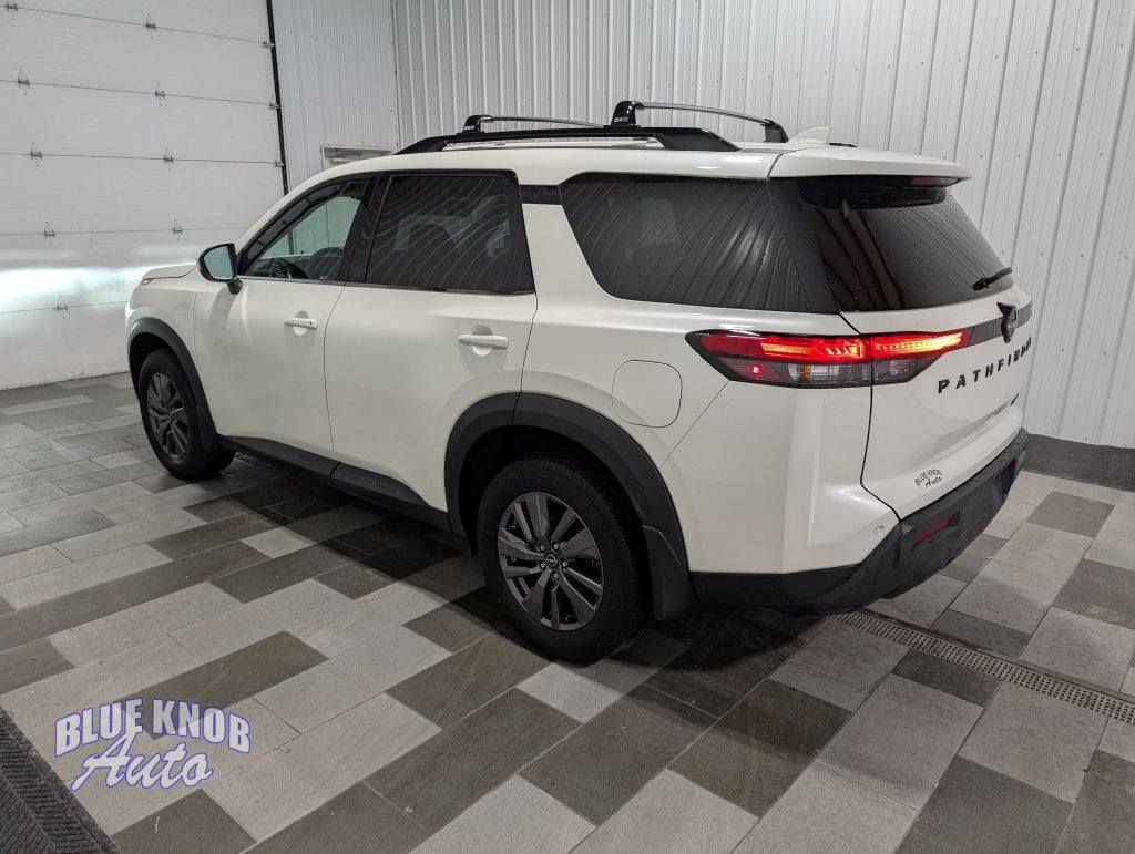 Used 2024 Nissan Pathfinder SV SUV