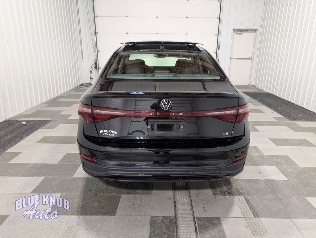Used 2025 Volkswagen Jetta 1.5T SE Sedan