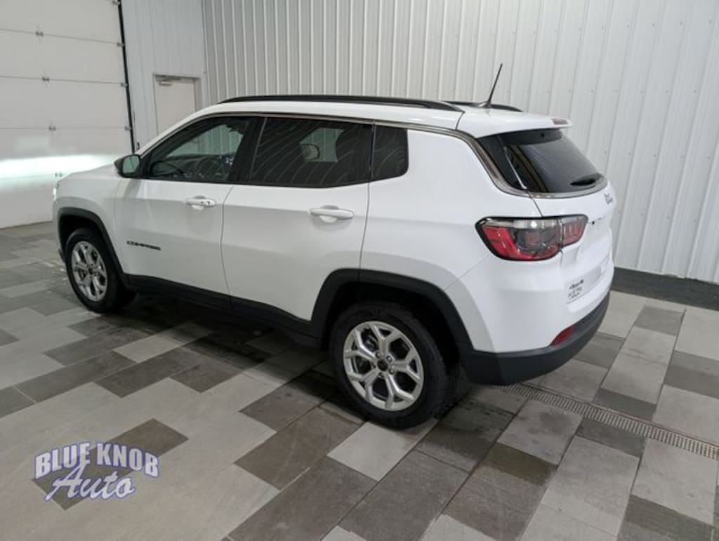 Used 2025 Jeep Compass Latitude SUV