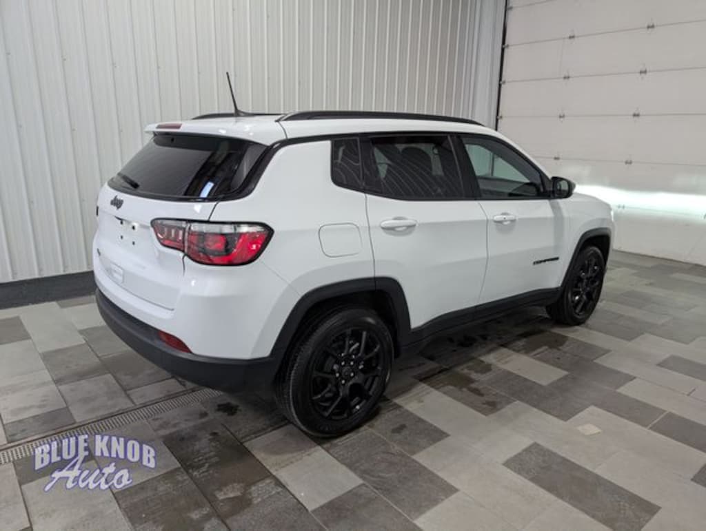 Used 2025 Jeep Compass Latitude SUV