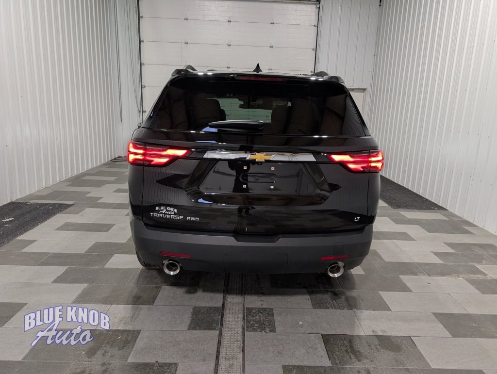 Used 2023 Chevrolet Traverse LT SUV