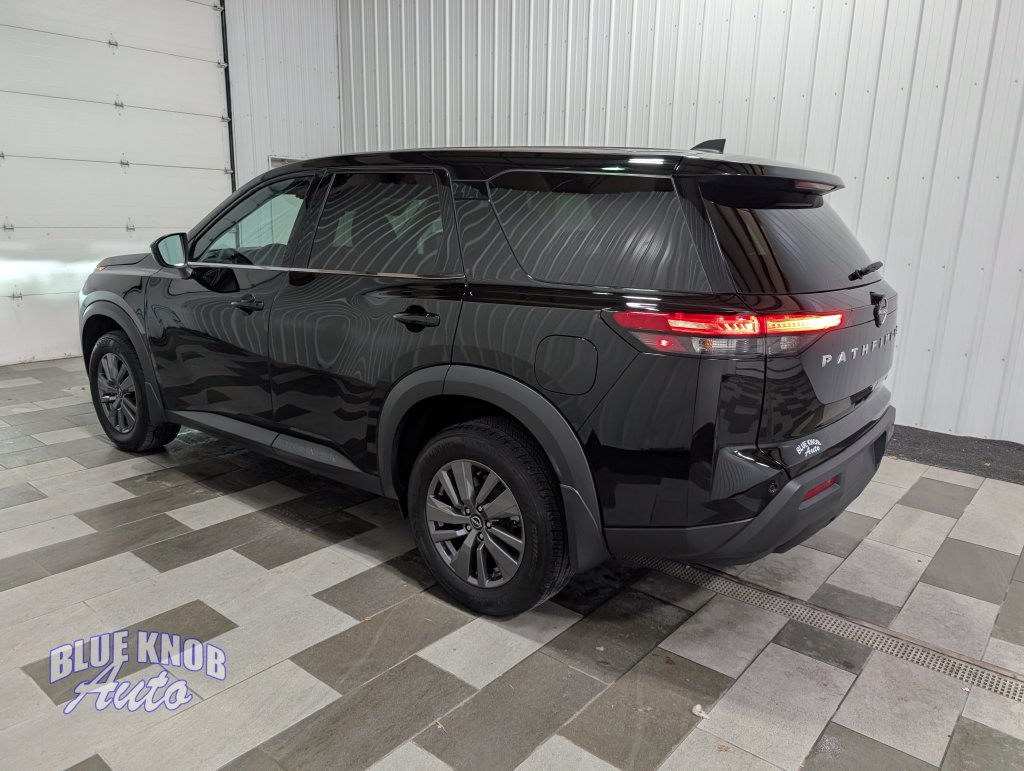 Used 2024 Nissan Pathfinder S SUV