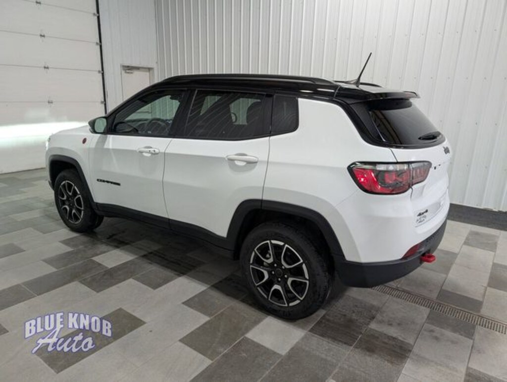Used 2025 Jeep Compass Trailhawk SUV