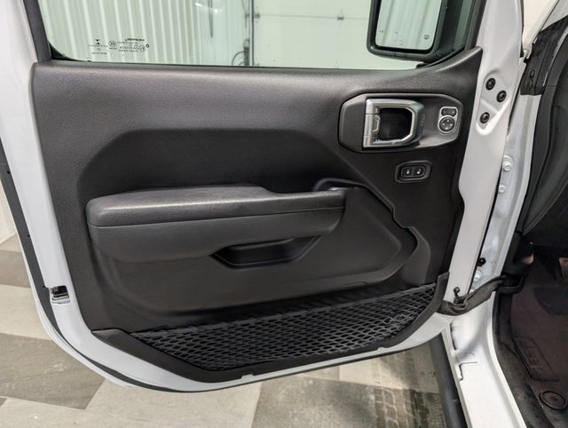 2022 Jeep Wrangler Unlimited Willys - Photo 11