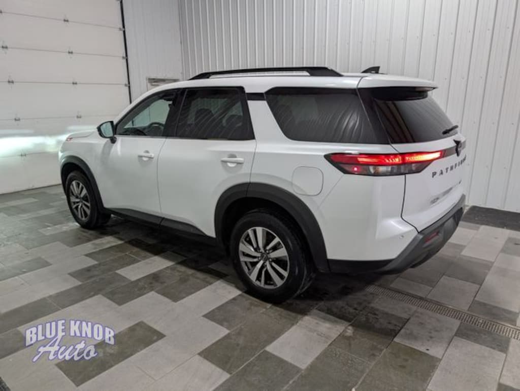 Used 2026 Nissan Pathfinder SL SUV